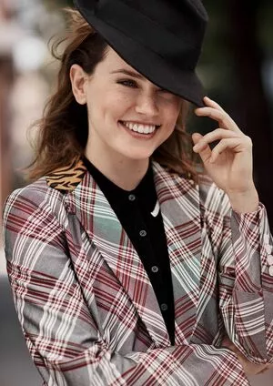 Daisy Ridley / daisyridley nude photo #0237