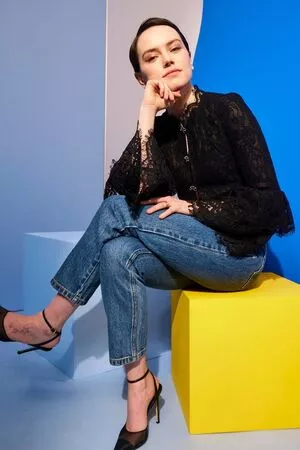 Daisy Ridley / daisyridley nude photo #0257