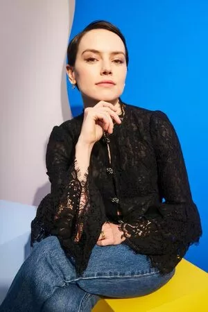 Daisy Ridley / daisyridley nude photo #0271