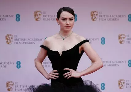 Daisy Ridley / daisyridley nude photo #0302