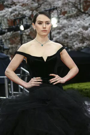 Daisy Ridley / daisyridley nude photo #0312