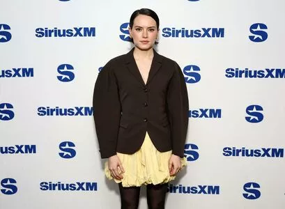 Daisy Ridley / daisyridley nude photo #0336