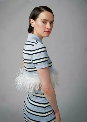 Daisy Ridley / daisyridley nude photo #0379