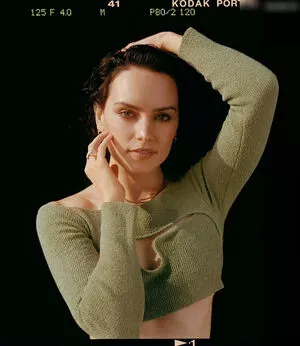 Daisy Ridley / daisyridley nude photo #0641