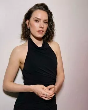 Daisy Ridley / daisyridley nude photo #0844