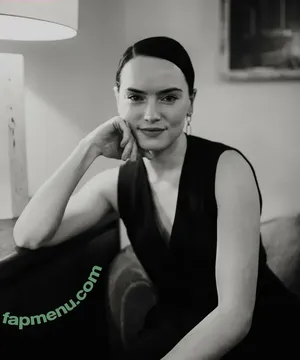 Daisy Ridley / daisyridley nude photo #0870