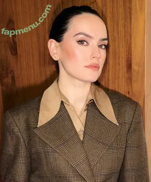 Daisy Ridley / daisyridley nude photo #0900