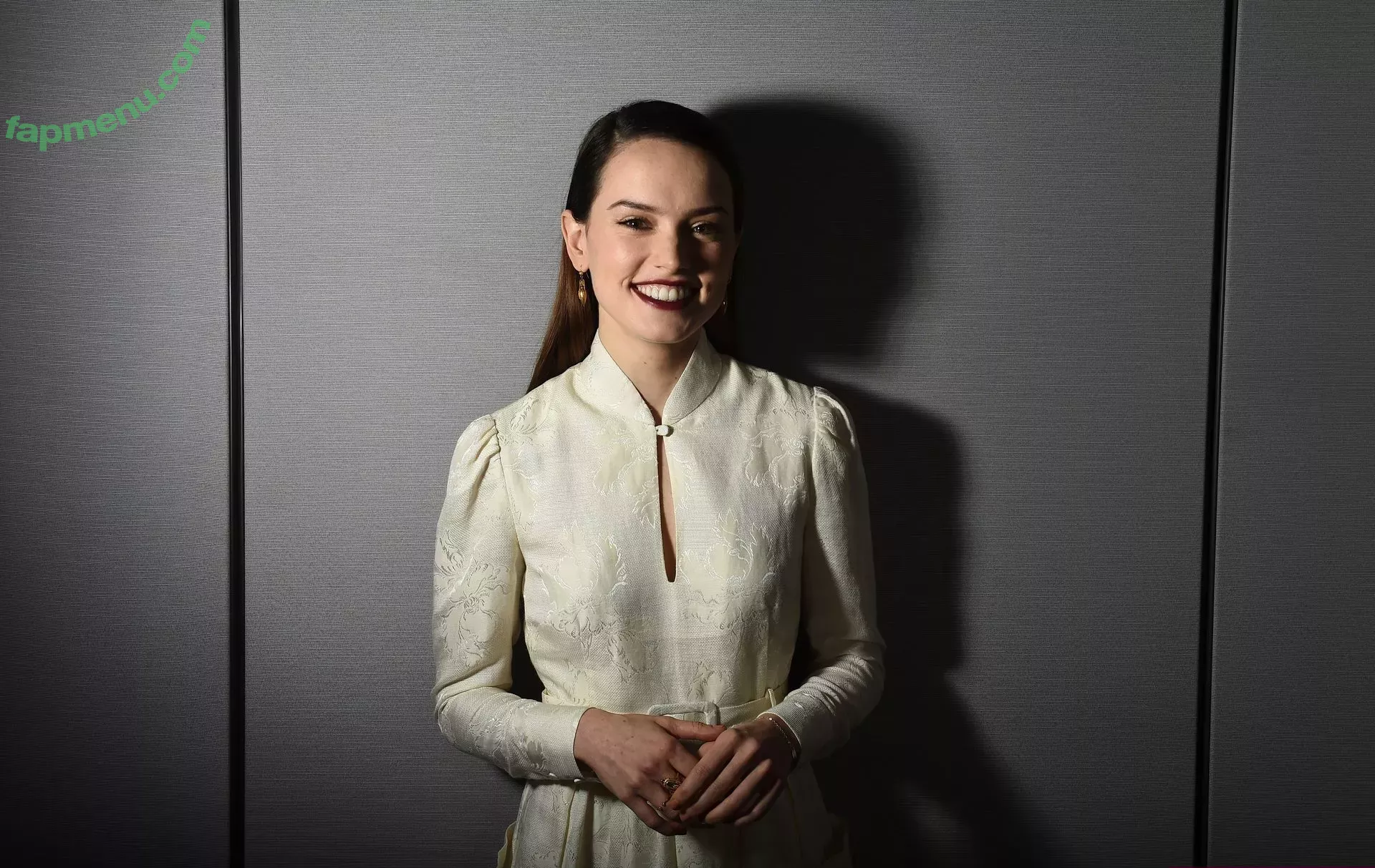 Daisy Ridley nude photo #0074 (daisyridley)