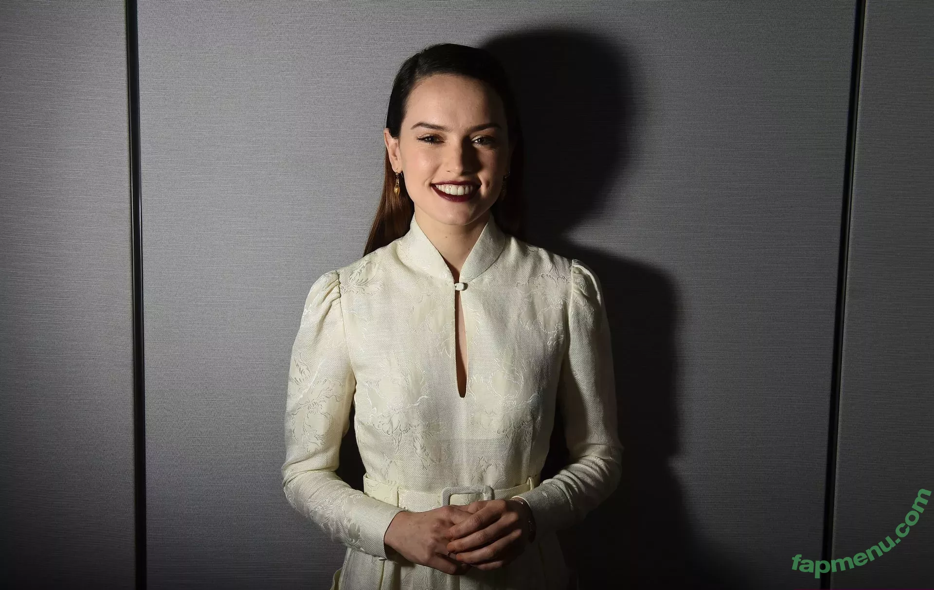 Daisy Ridley nude photo #0075 (daisyridley)