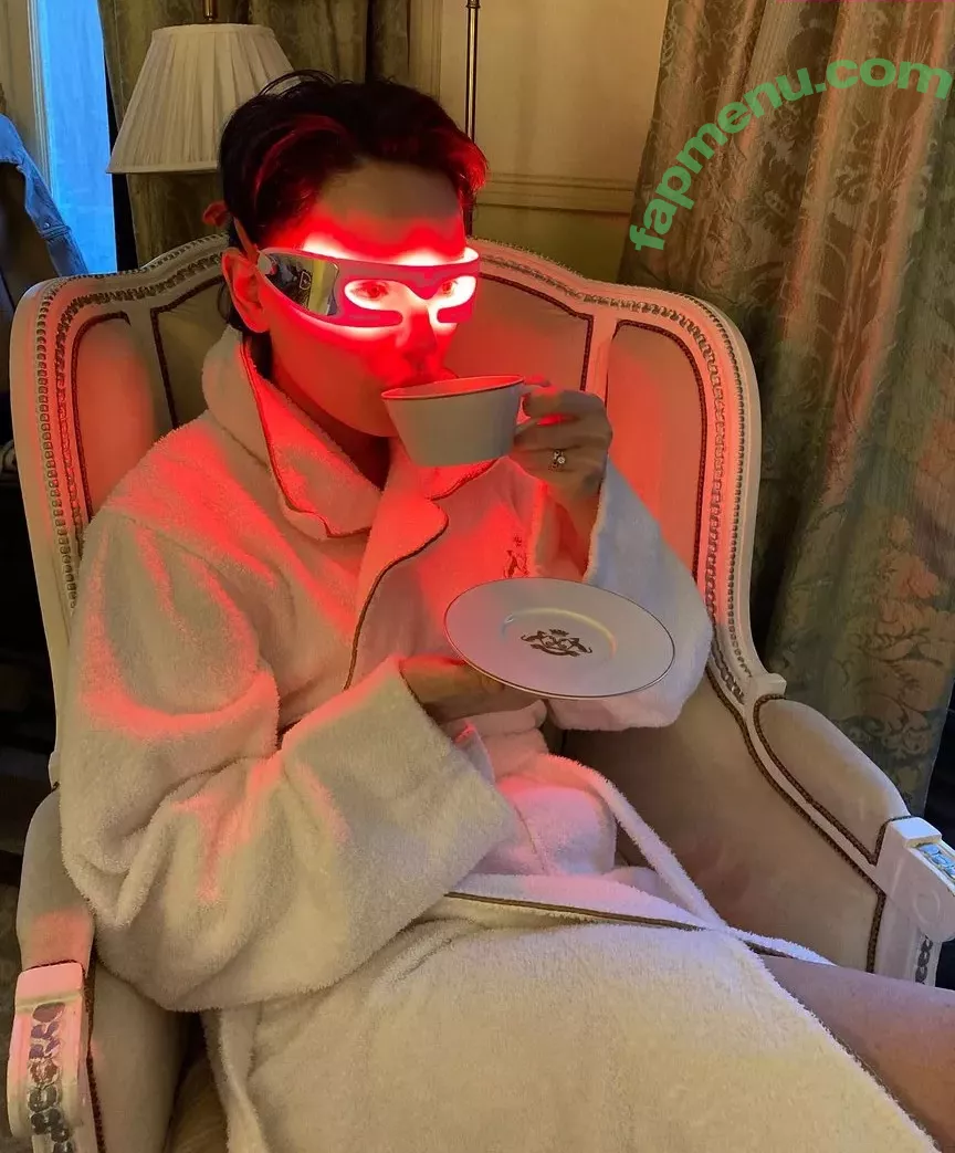 Daisy Ridley nude photo #0080 (daisyridley)