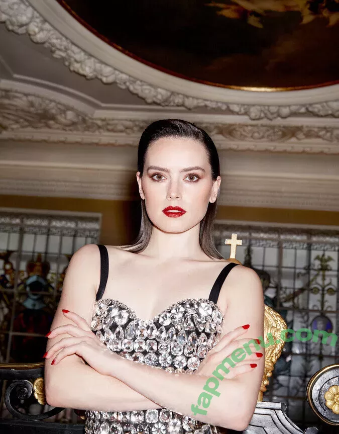 Daisy Ridley nude photo #0090 (daisyridley)