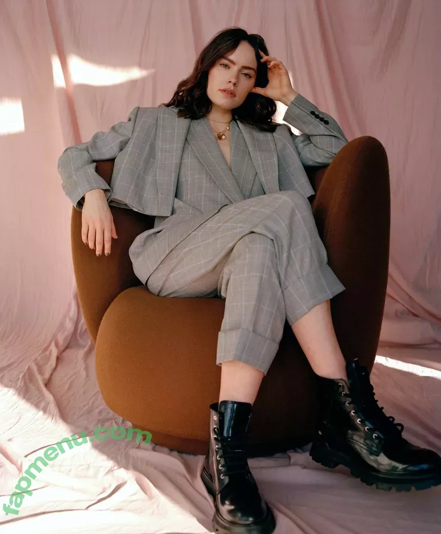 Daisy Ridley nude photo #0097 (daisyridley)