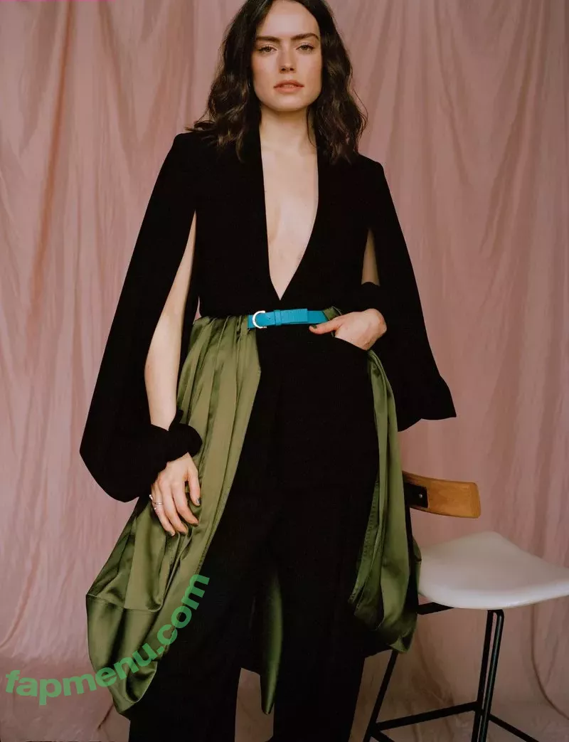 Daisy Ridley nude photo #0103 (daisyridley)