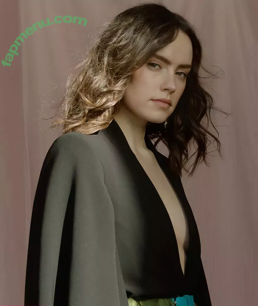 Daisy Ridley nude photo #0104 (daisyridley)