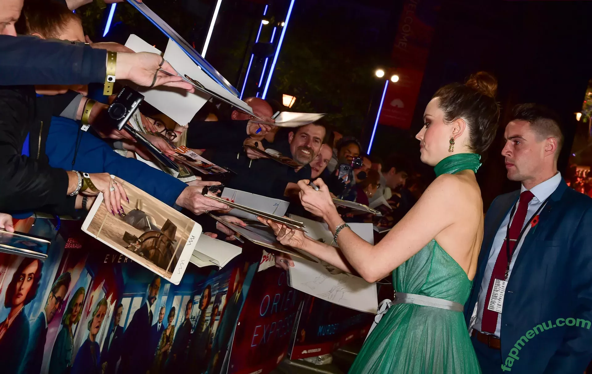 Daisy Ridley nude photo #0125 (daisyridley)