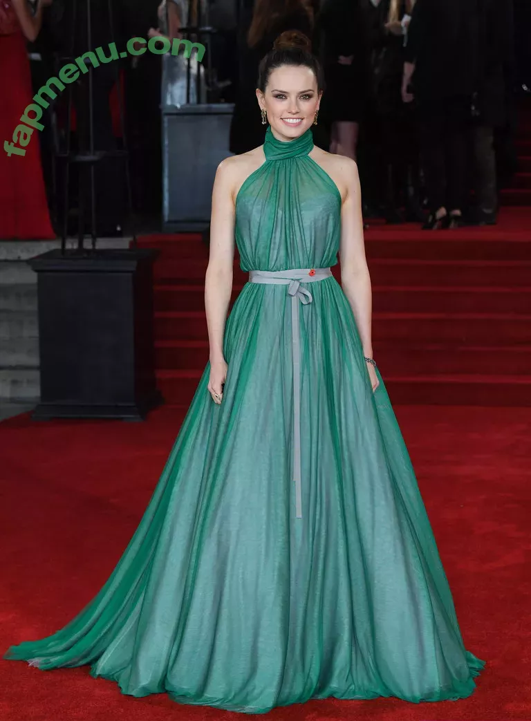 Daisy Ridley nude photo #0129 (daisyridley)