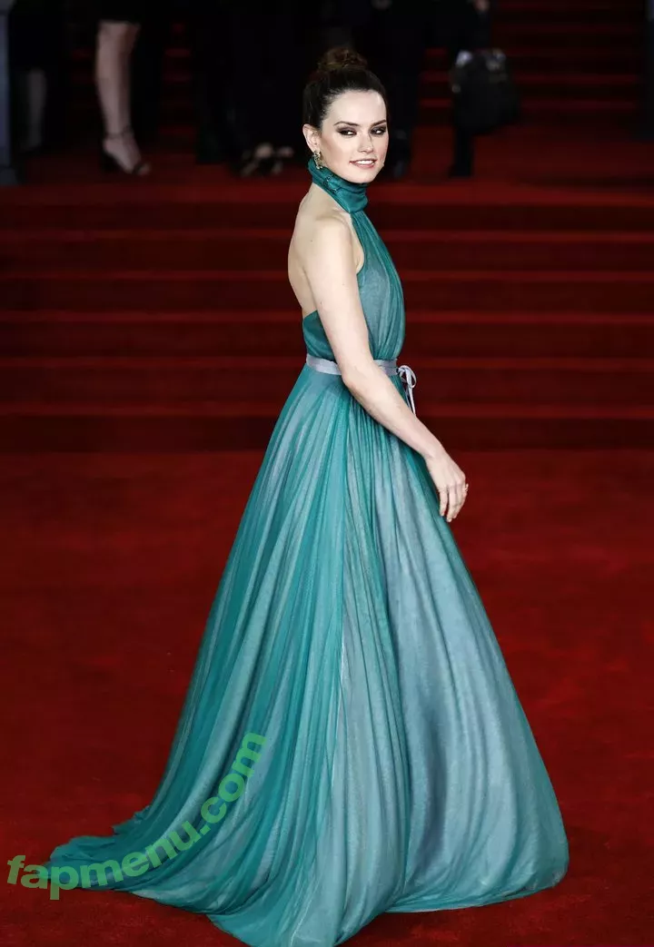 Daisy Ridley nude photo #0131 (daisyridley)