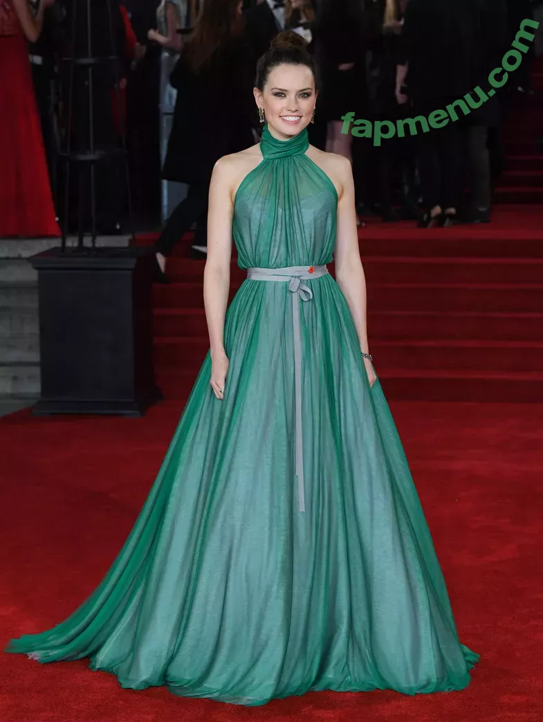 Daisy Ridley nude photo #0132 (daisyridley)