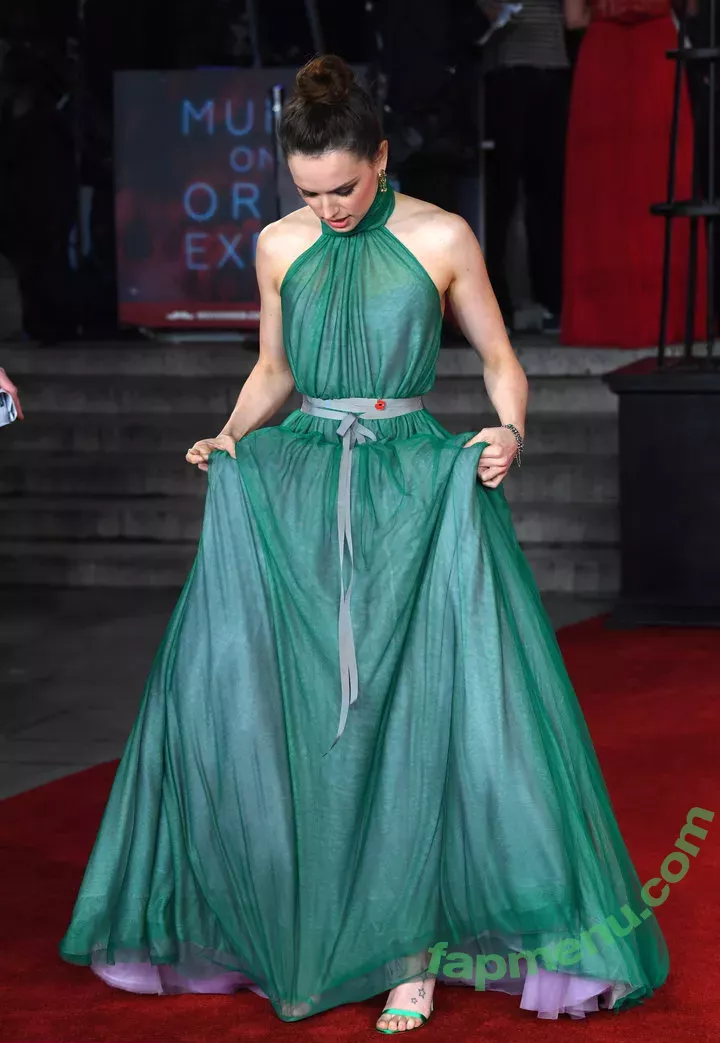 Daisy Ridley nude photo #0140 (daisyridley)