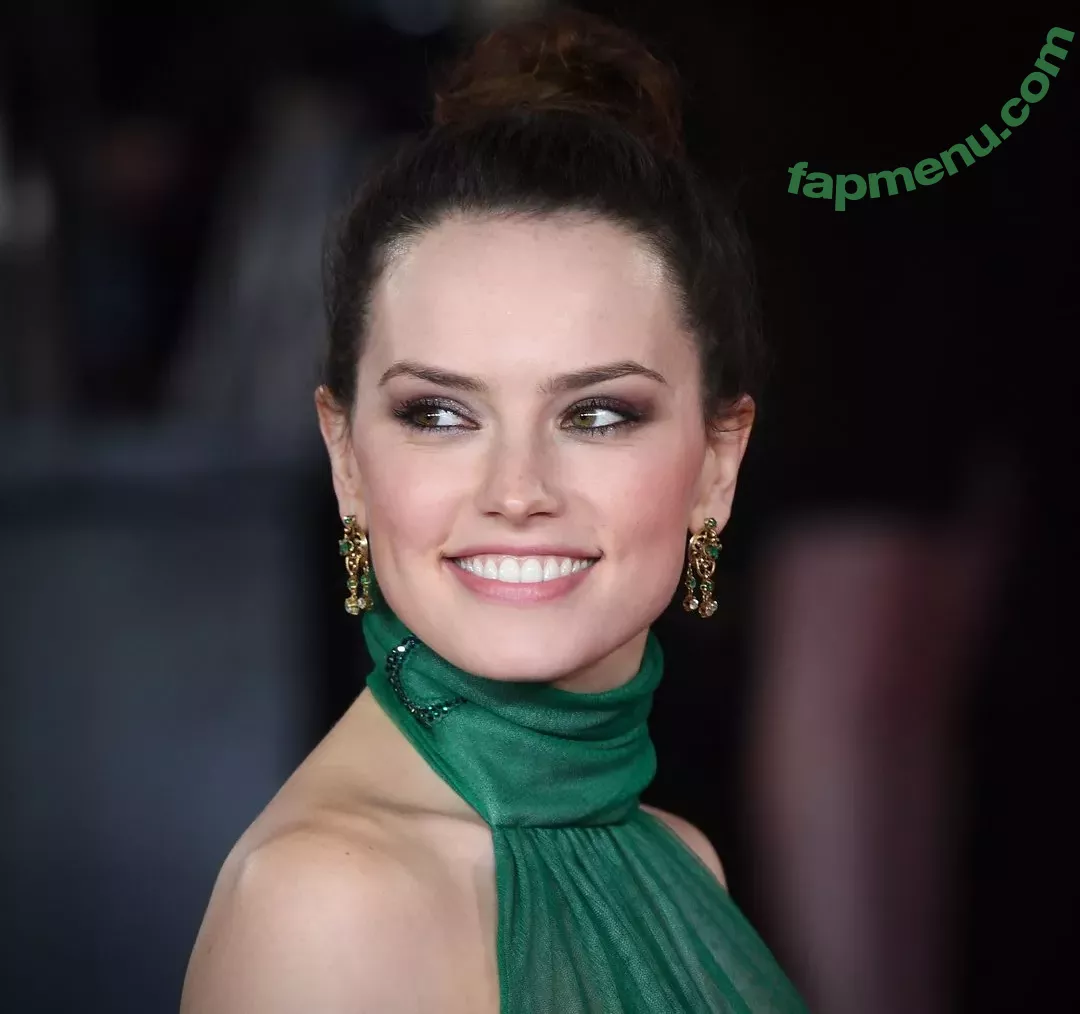 Daisy Ridley nude photo #0147 (daisyridley)