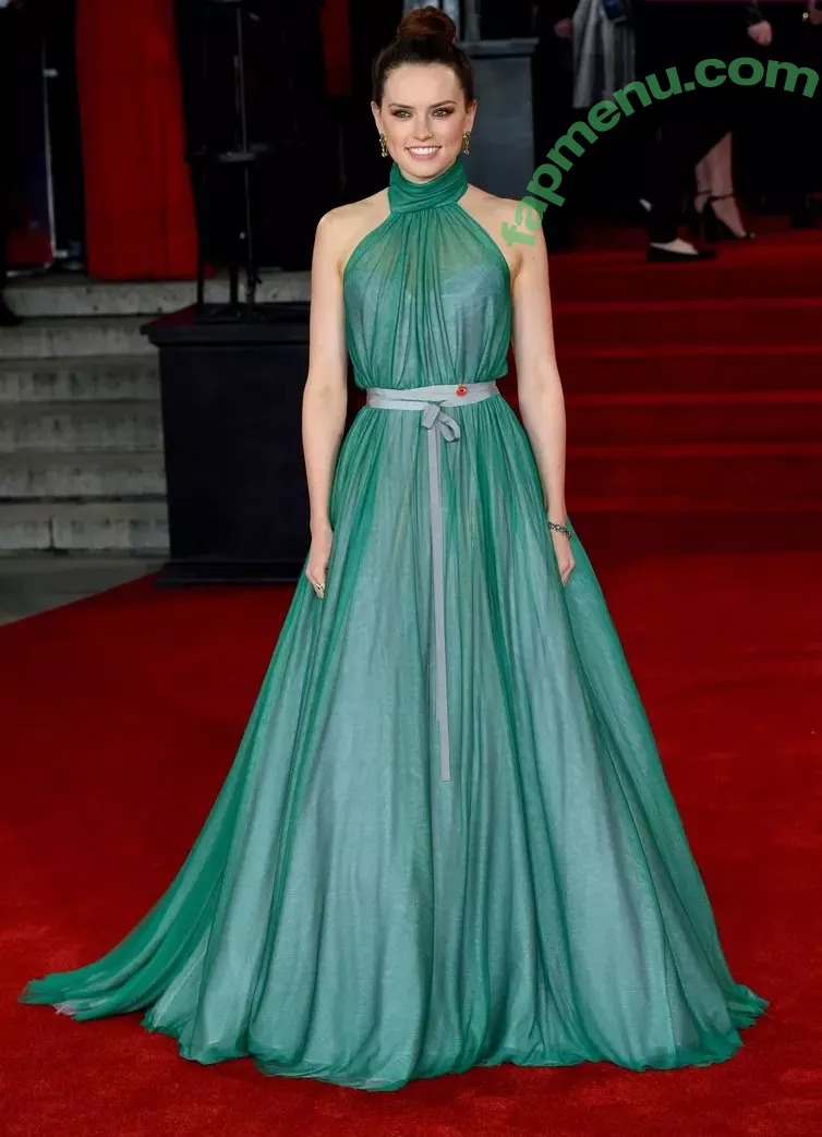 Daisy Ridley nude photo #0153 (daisyridley)