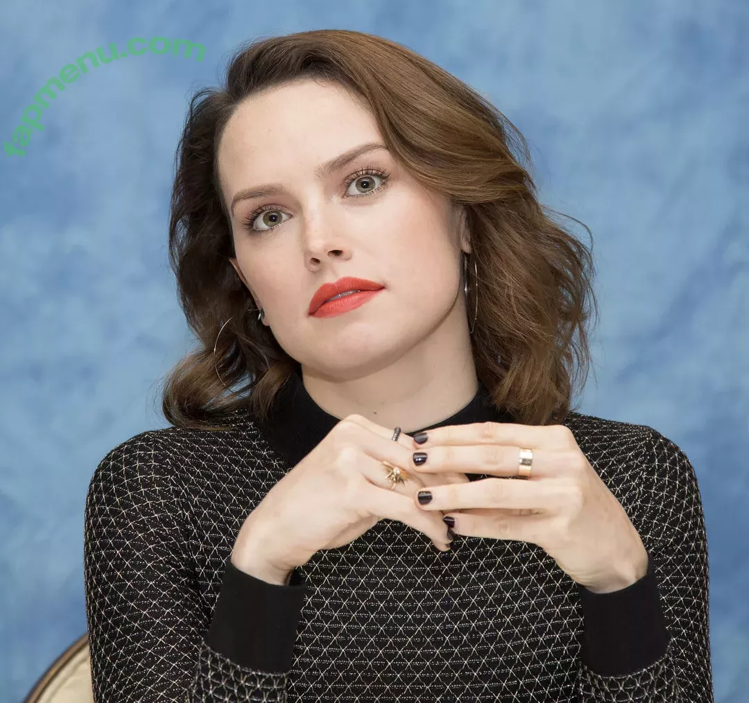 Daisy Ridley nude photo #0167 (daisyridley)