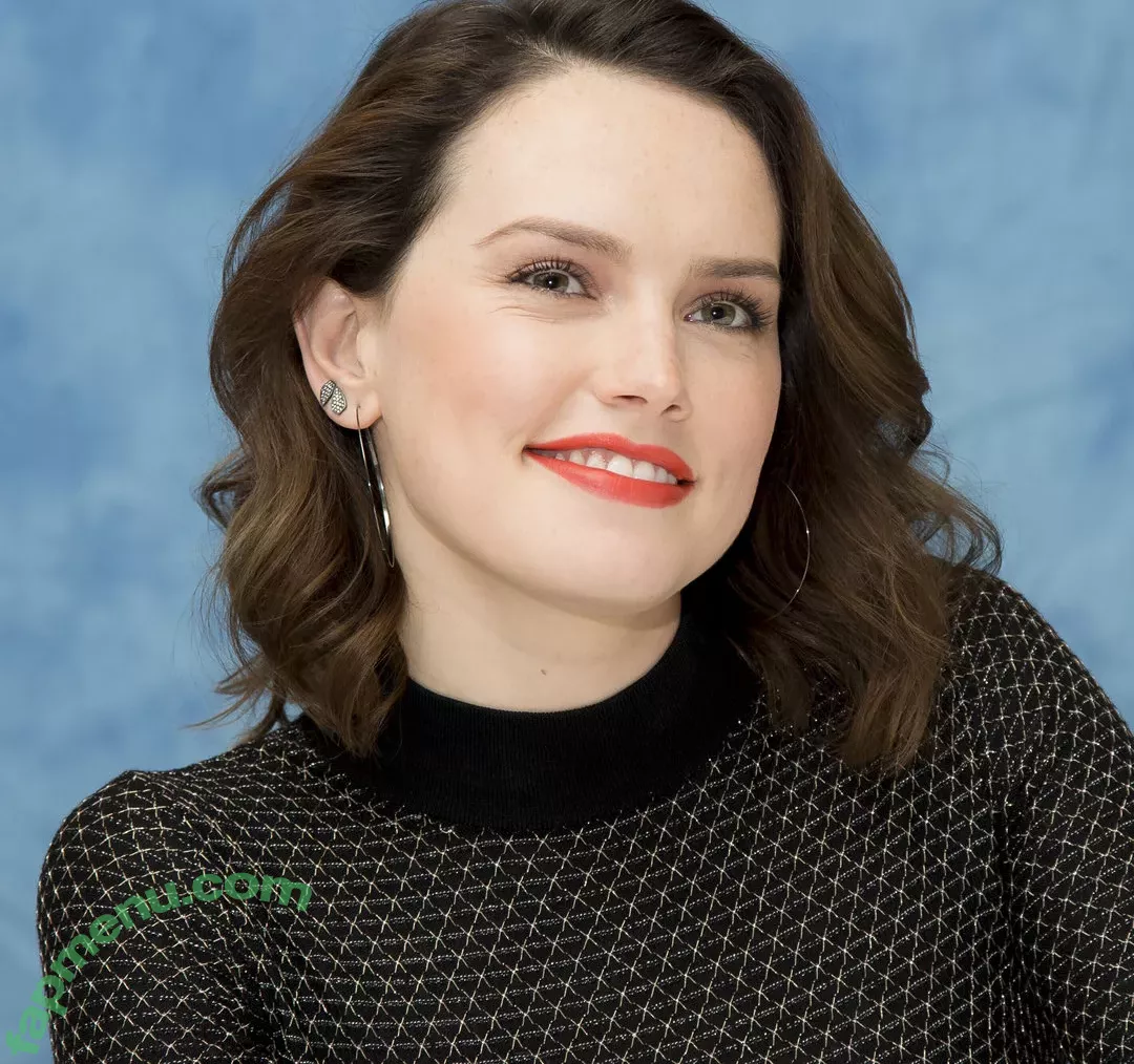 Daisy Ridley nude photo #0170 (daisyridley)