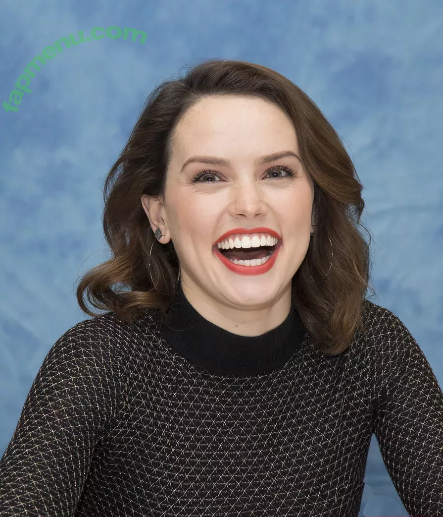 Daisy Ridley nude photo #0179 (daisyridley)