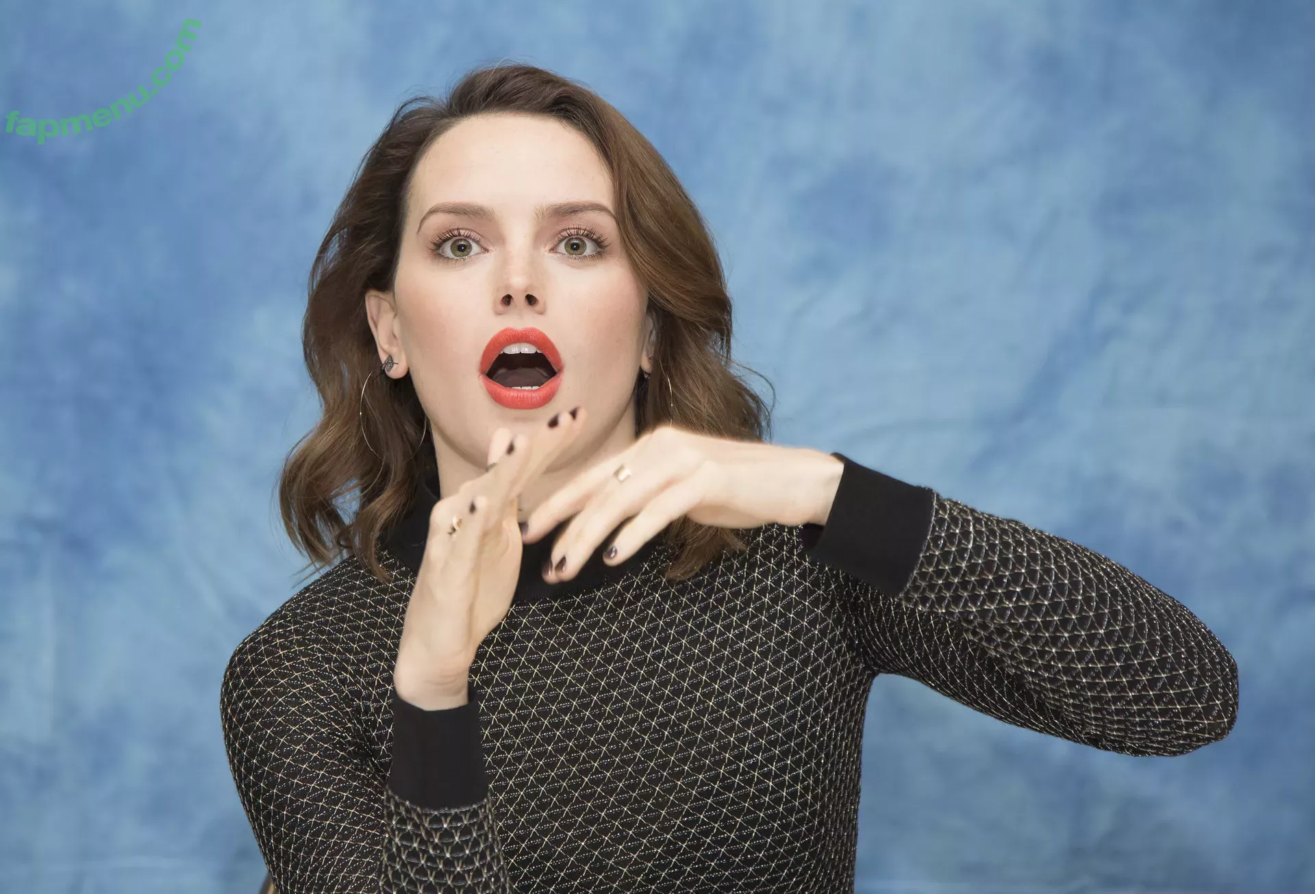 Daisy Ridley nude photo #0185 (daisyridley)