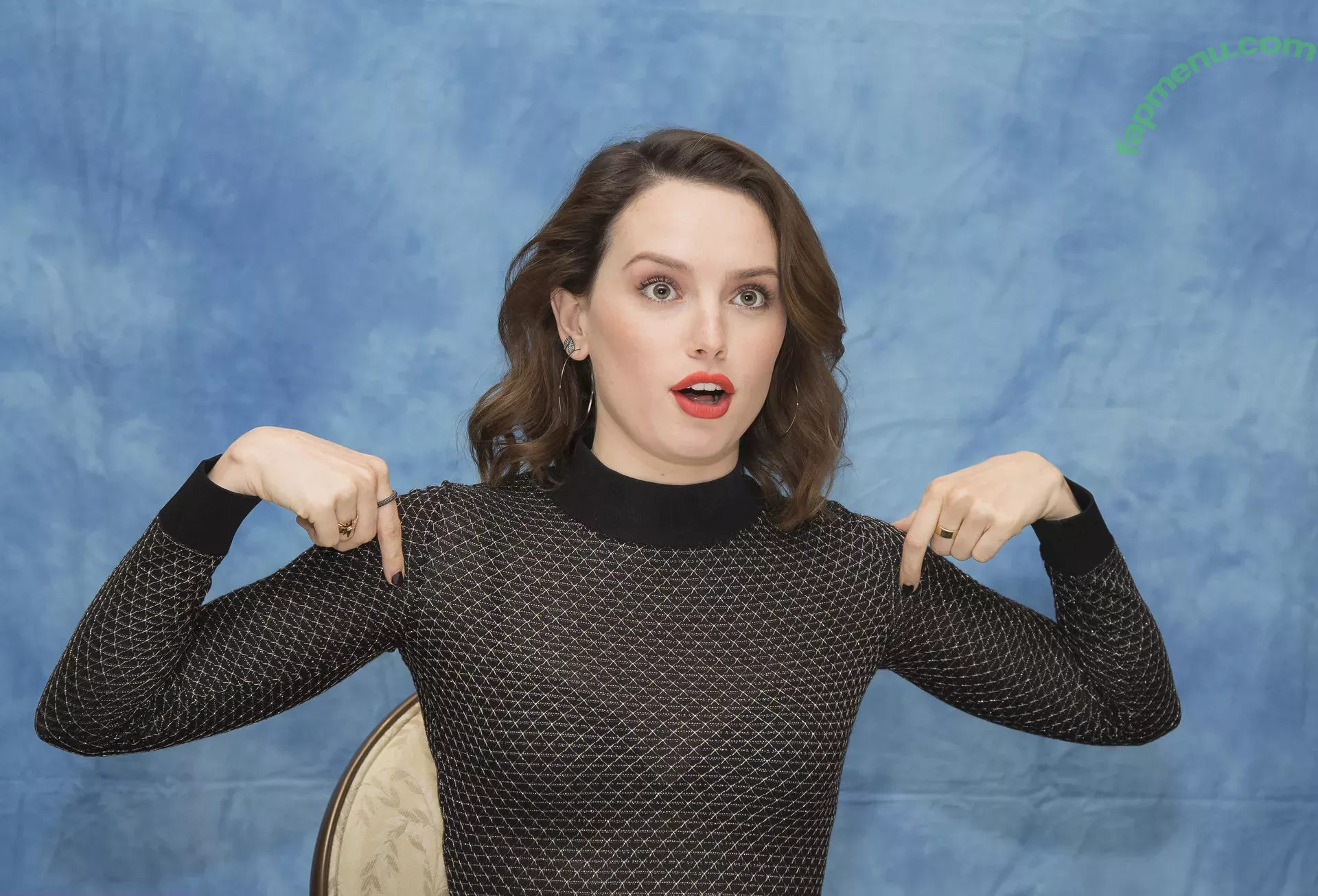 Daisy Ridley nude photo #0193 (daisyridley)