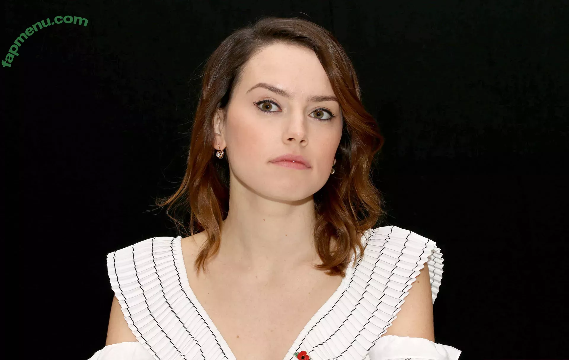 Daisy Ridley nude photo #0197 (daisyridley)