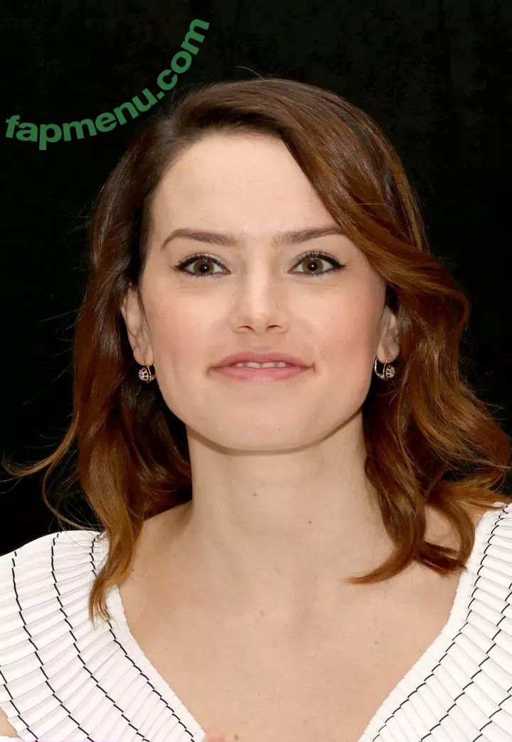 Daisy Ridley nude photo #0201 (daisyridley)