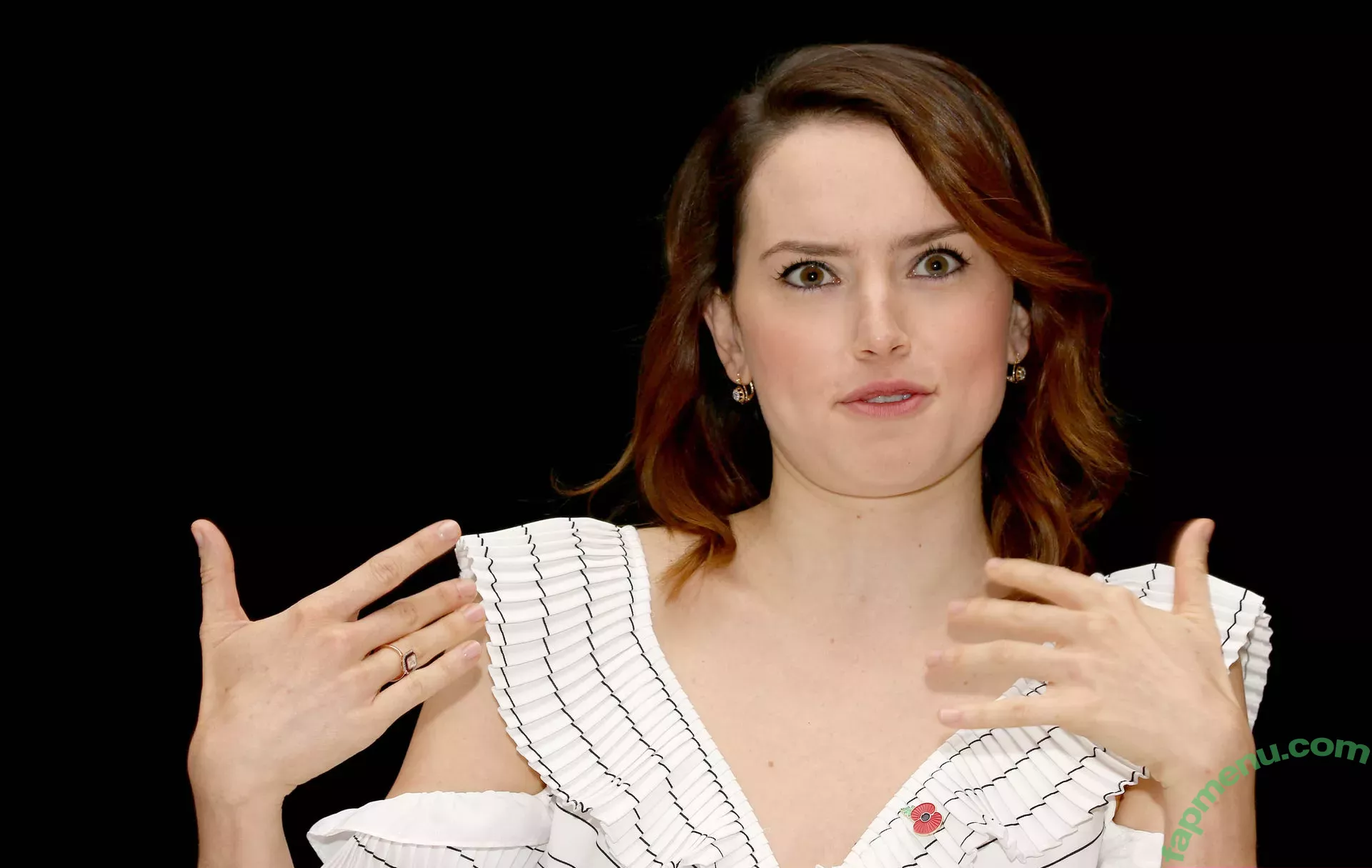 Daisy Ridley nude photo #0205 (daisyridley)