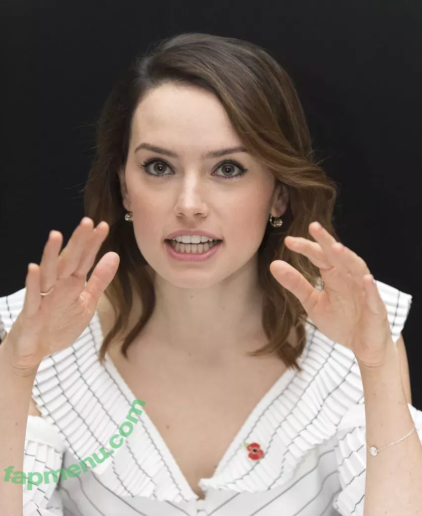 Daisy Ridley nude photo #0213 (daisyridley)
