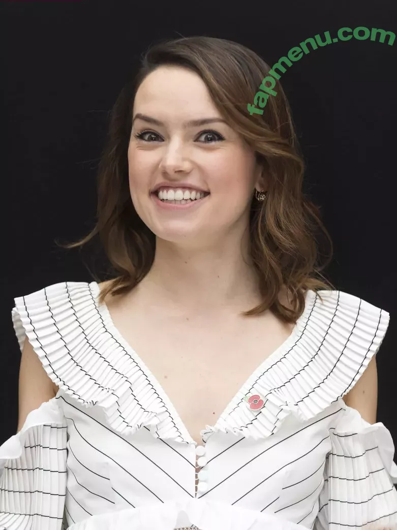 Daisy Ridley nude photo #0215 (daisyridley)