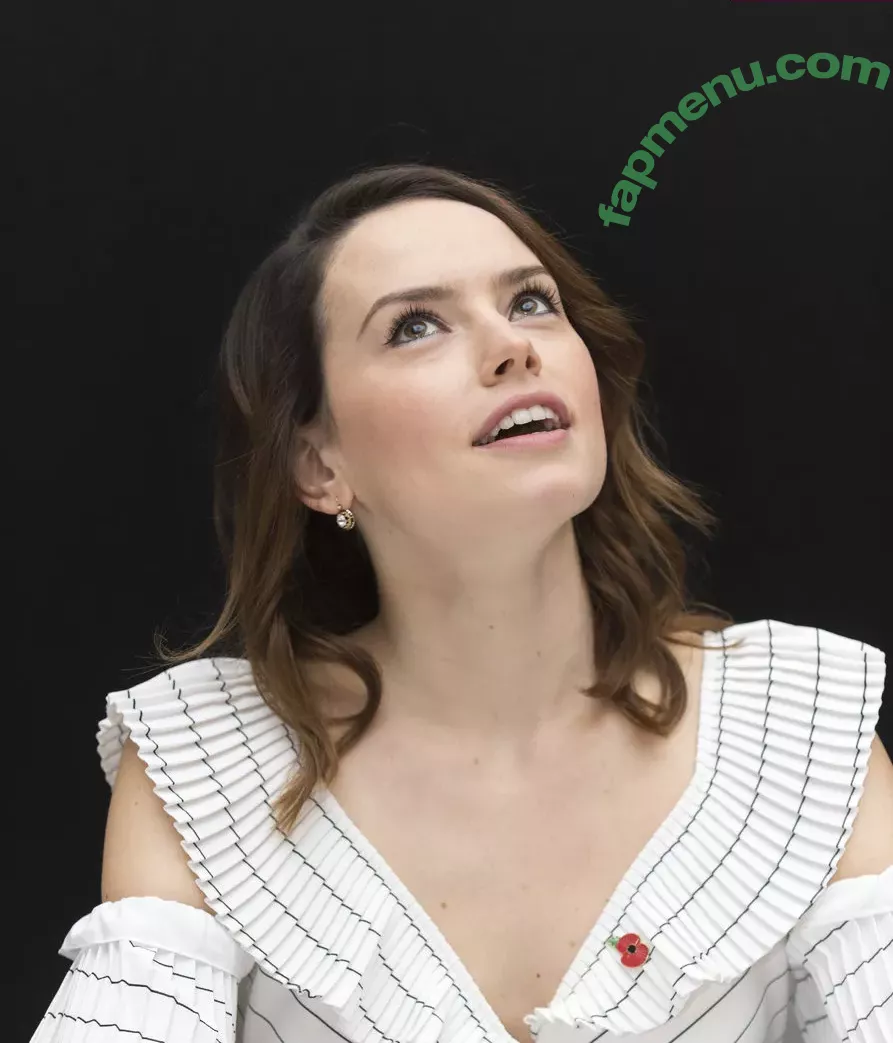 Daisy Ridley nude photo #0217 (daisyridley)