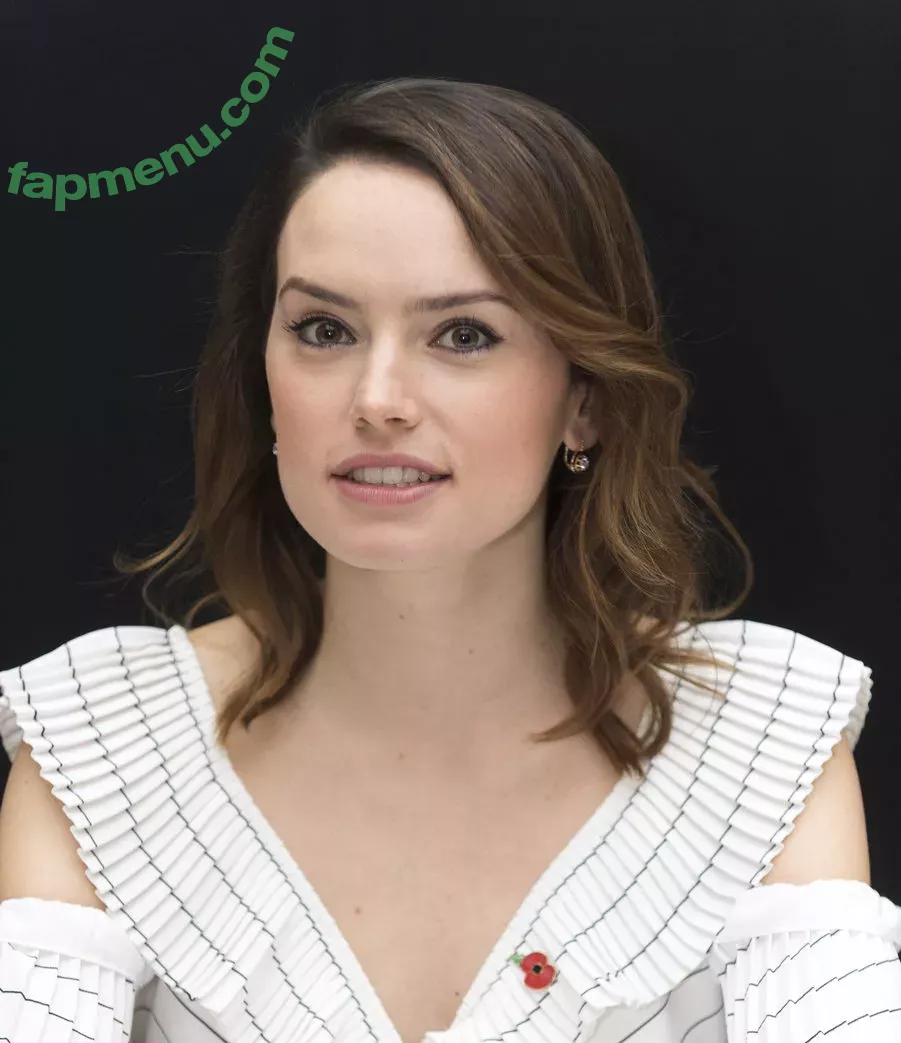 Daisy Ridley nude photo #0218 (daisyridley)