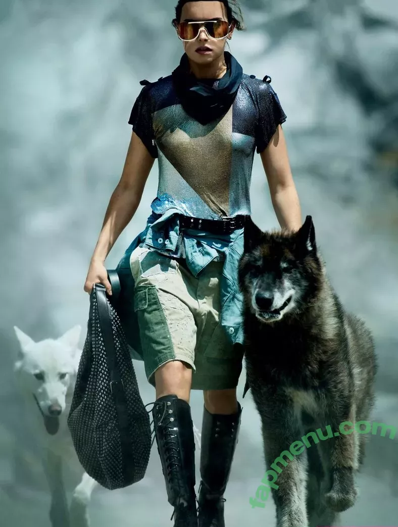 Daisy Ridley nude photo #0239 (daisyridley)