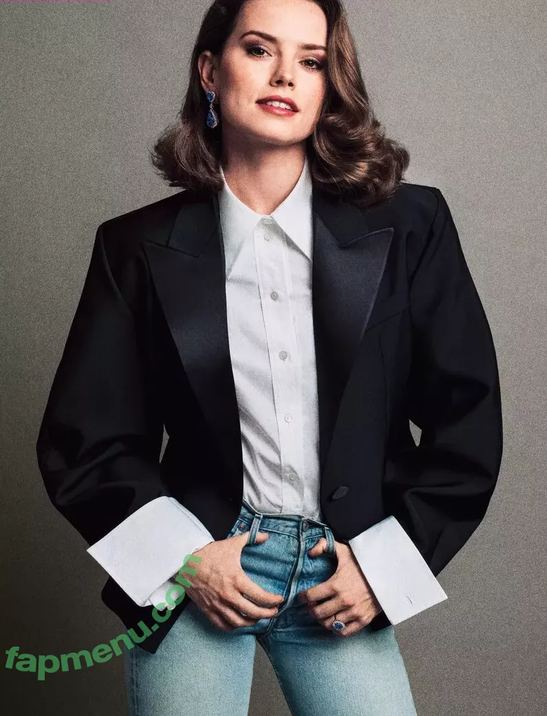 Daisy Ridley nude photo #0241 (daisyridley)