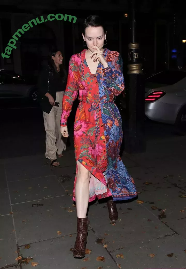 Daisy Ridley nude photo #0243 (daisyridley)