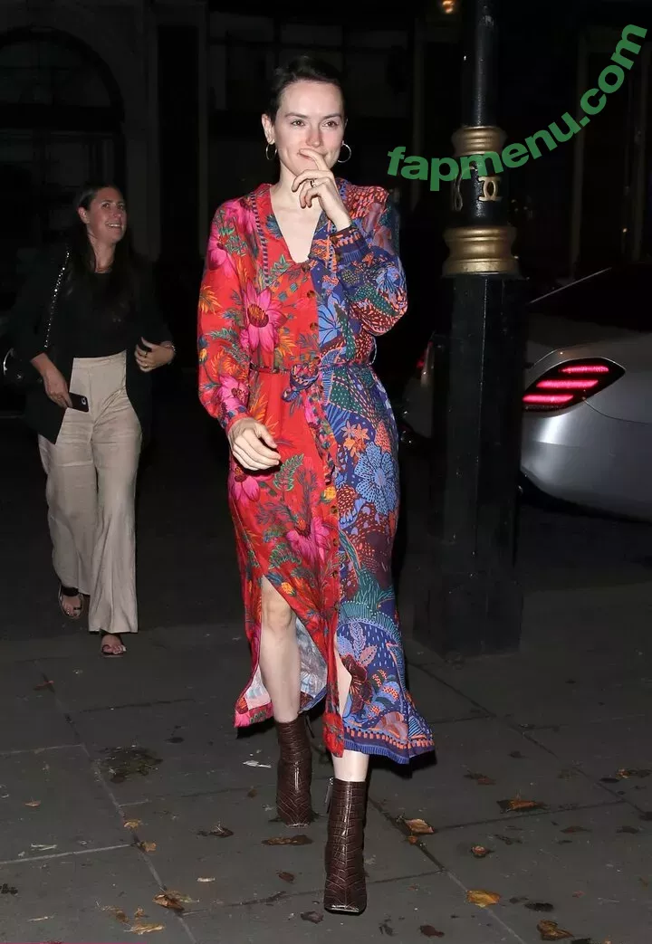 Daisy Ridley nude photo #0244 (daisyridley)