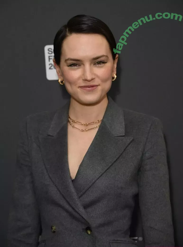 Daisy Ridley nude photo #0255 (daisyridley)