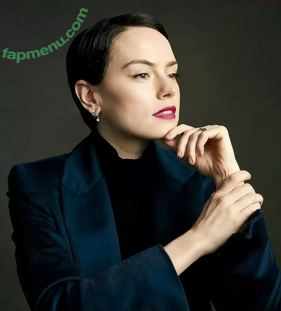 Daisy Ridley nude photo #0262 (daisyridley)