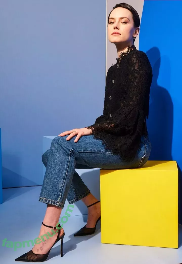 Daisy Ridley nude photo #0263 (daisyridley)