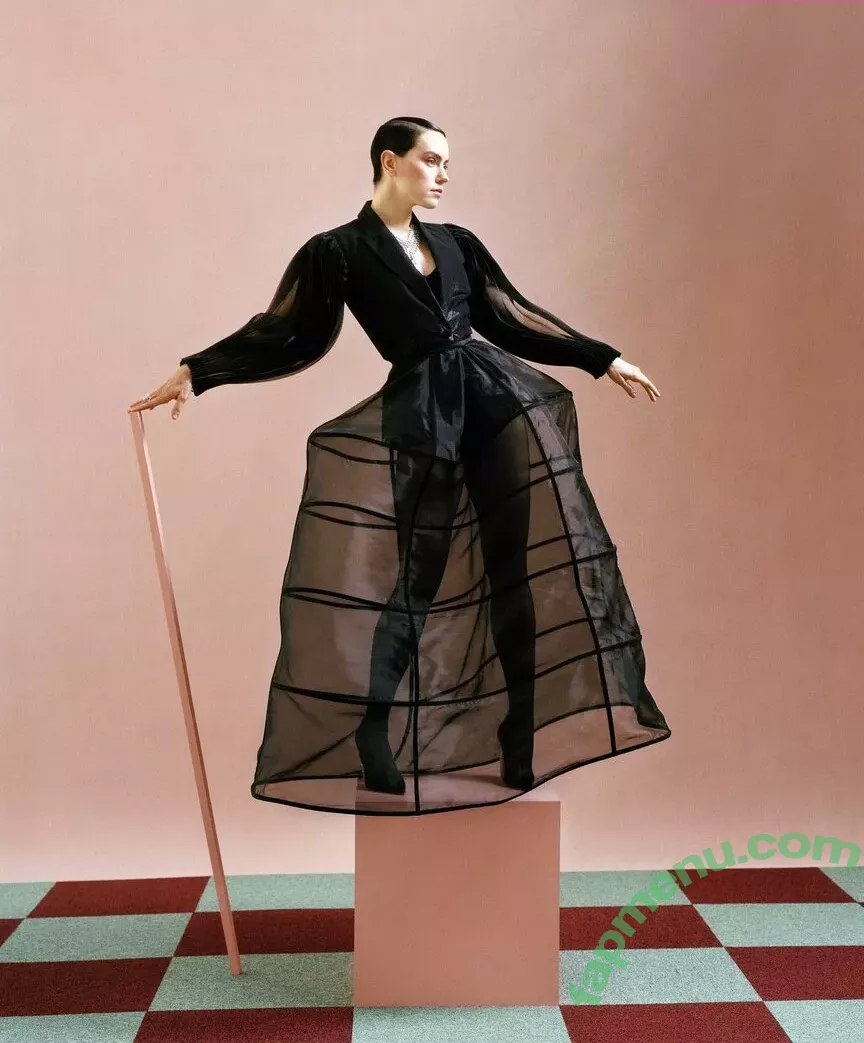 Daisy Ridley nude photo #0284 (daisyridley)