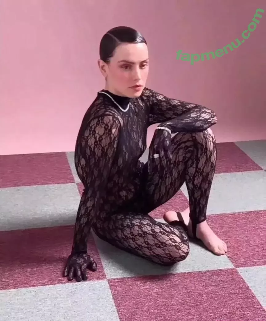 Daisy Ridley nude photo #0287 (daisyridley)