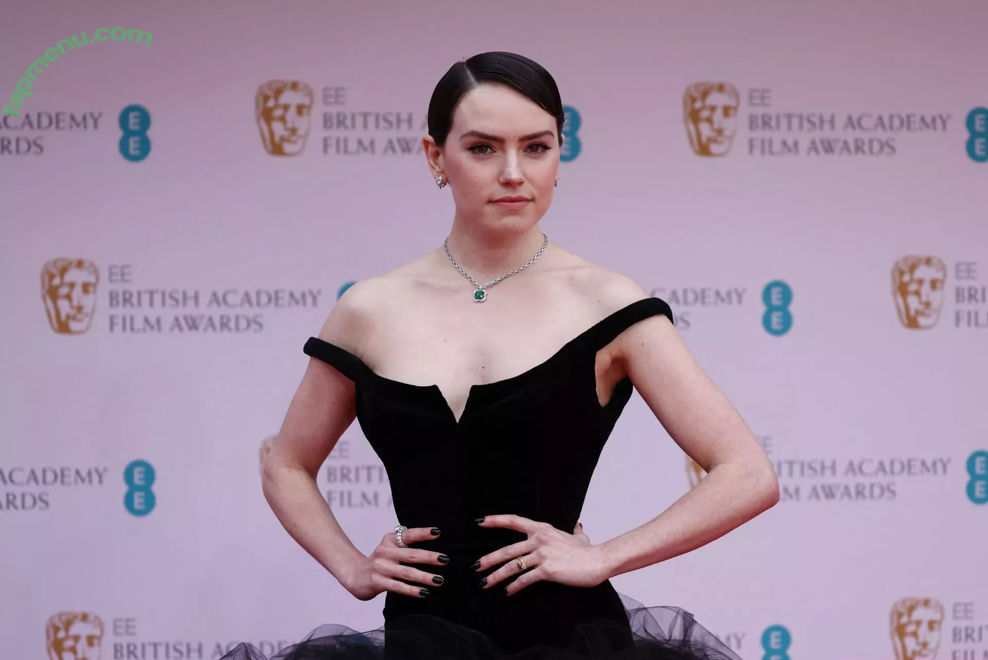 Daisy Ridley nude photo #0302 (daisyridley)