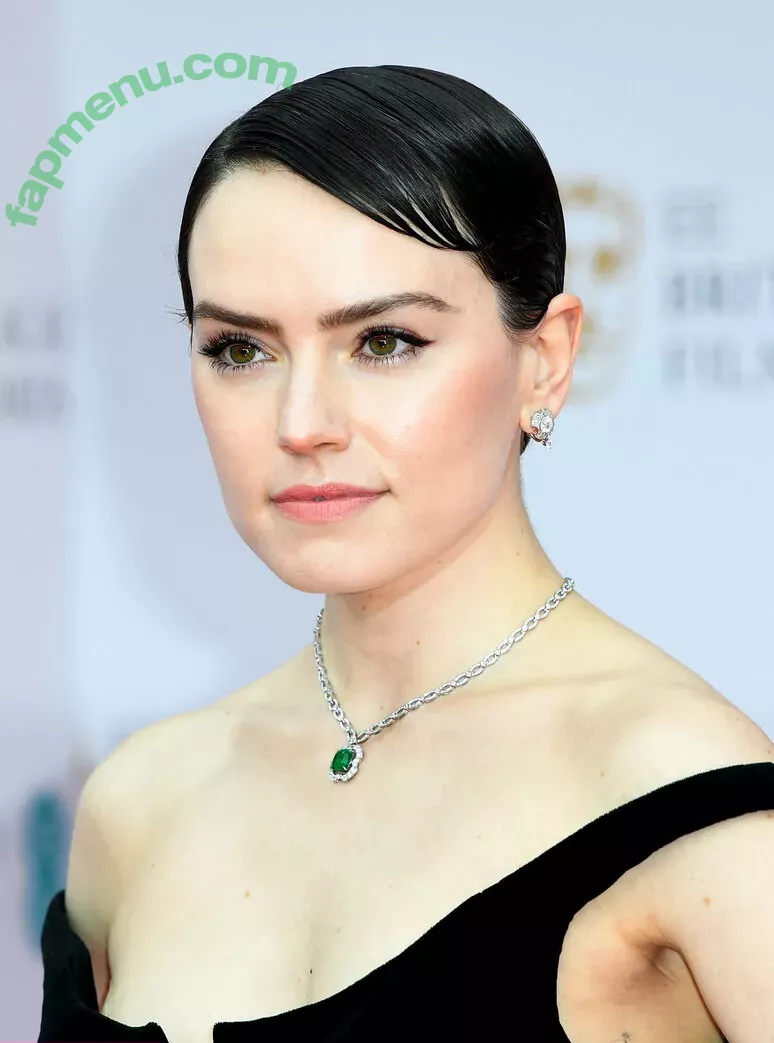 Daisy Ridley nude photo #0306 (daisyridley)