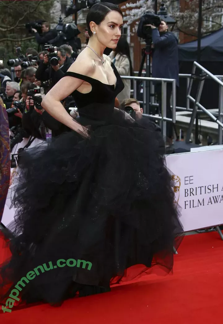 Daisy Ridley nude photo #0311 (daisyridley)