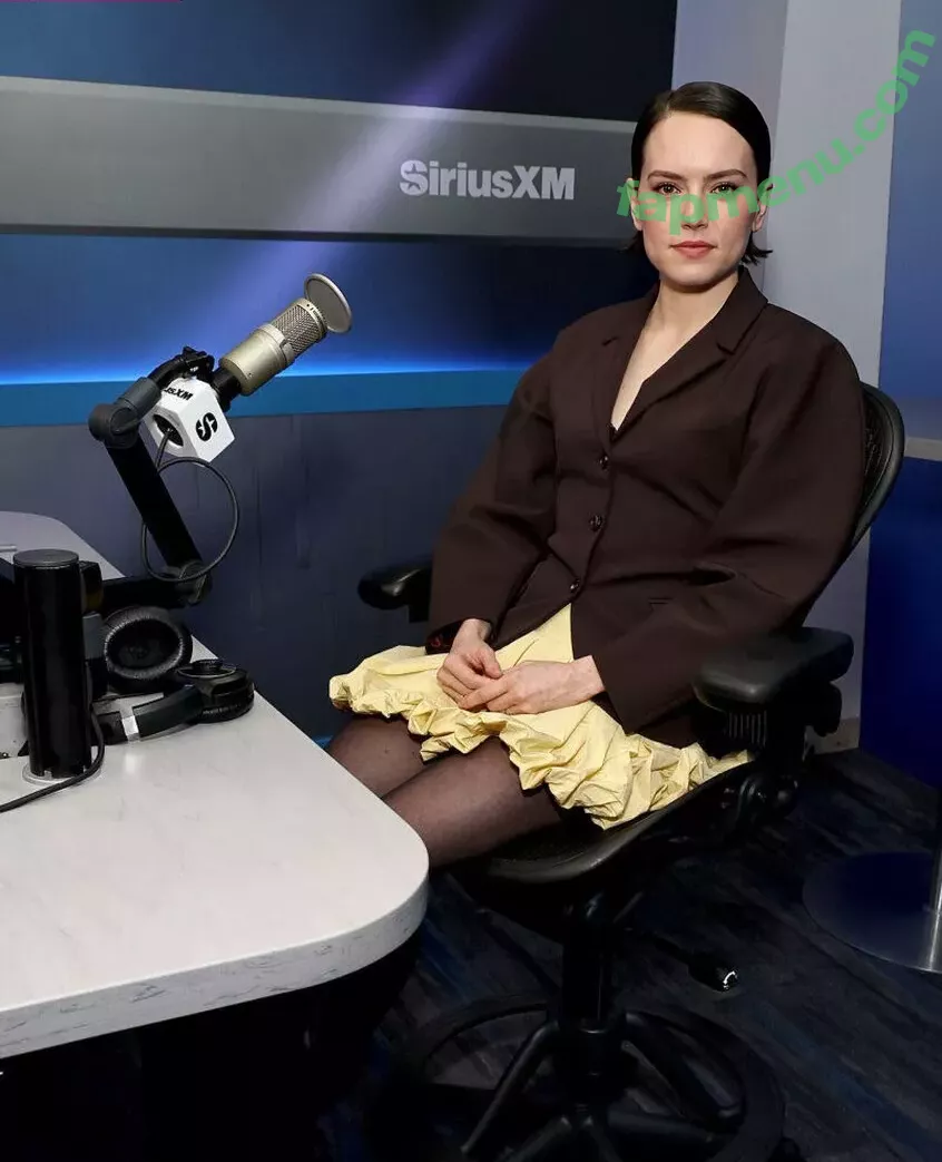 Daisy Ridley nude photo #0326 (daisyridley)